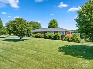 505 Enka Lake Rd, Candler, NC 28715