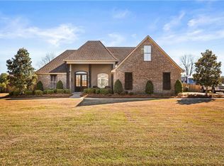 349 Riverside Ln, Natchez, LA 71456