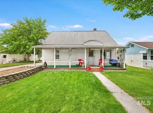 212 Maple St, Castleford, ID 83321