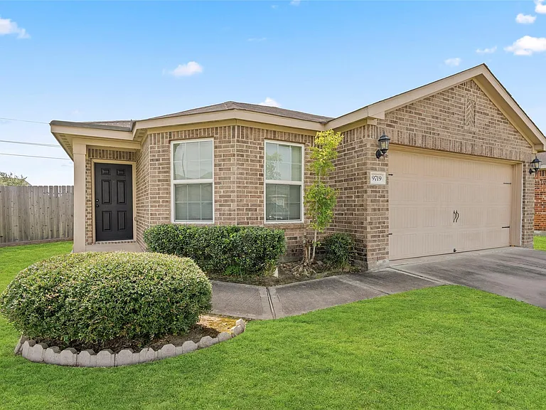 9719 Montana Sapphire Ln — Photo 2