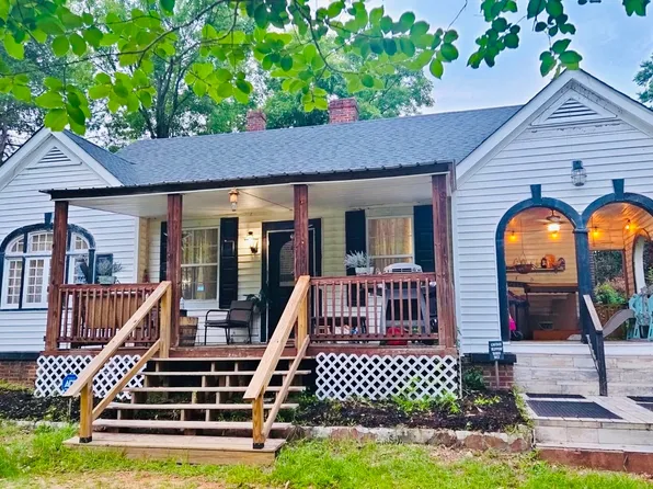 30 Pine St, Eclectic, AL 36024