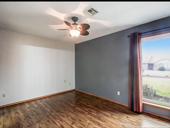 3rd image of 533 NW 137th St #533