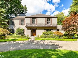 279 Vincennes Pl, Grosse Pointe Farms, MI 48236