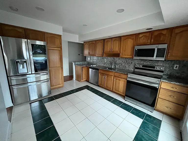 4 Roe Cir — Photo 2