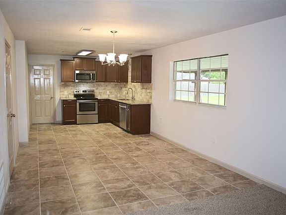 2nd image of 2800 Sheridan Ln