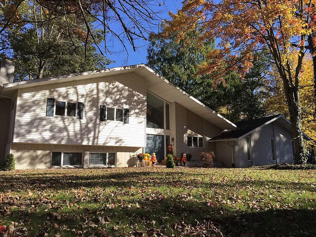 4661 David Ct photo 1