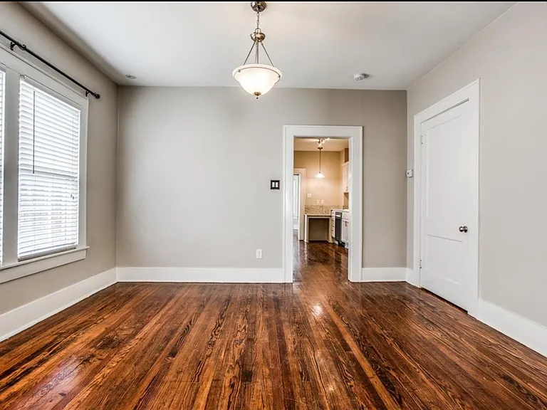 408 S Montclair Ave — Photo 3
