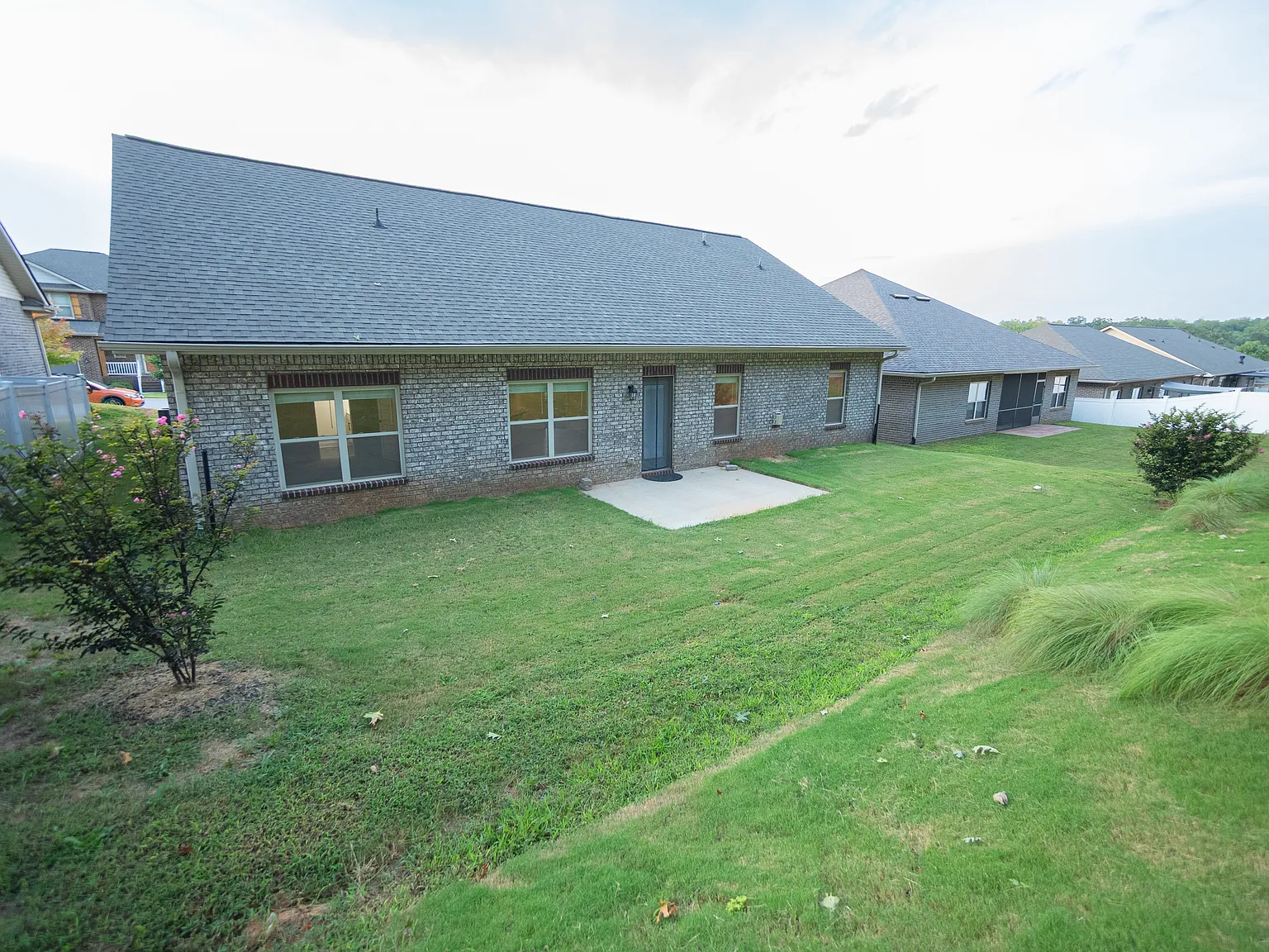 122 Starlight Dr — Photo 2