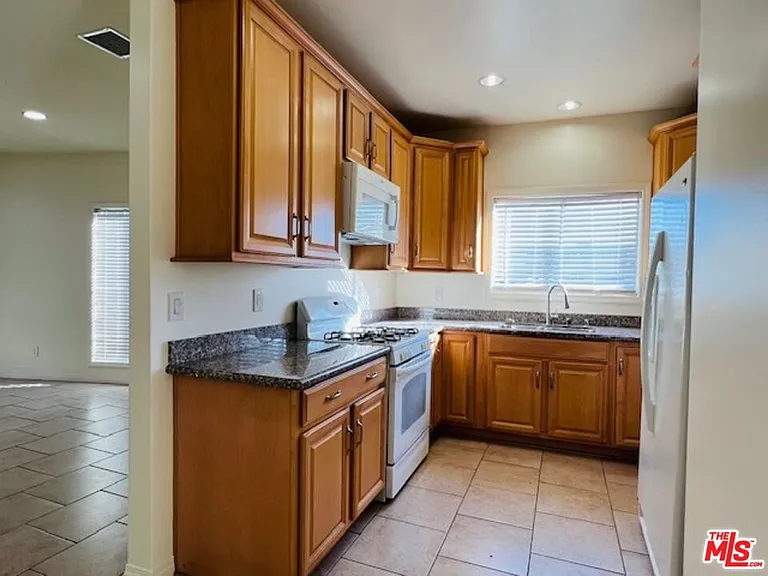 520 Columbia Ave — Photo 20