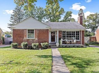 1884 Banbury Rd, Birmingham, MI 48009