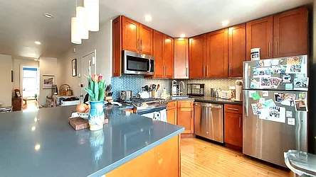 Rented by R New York