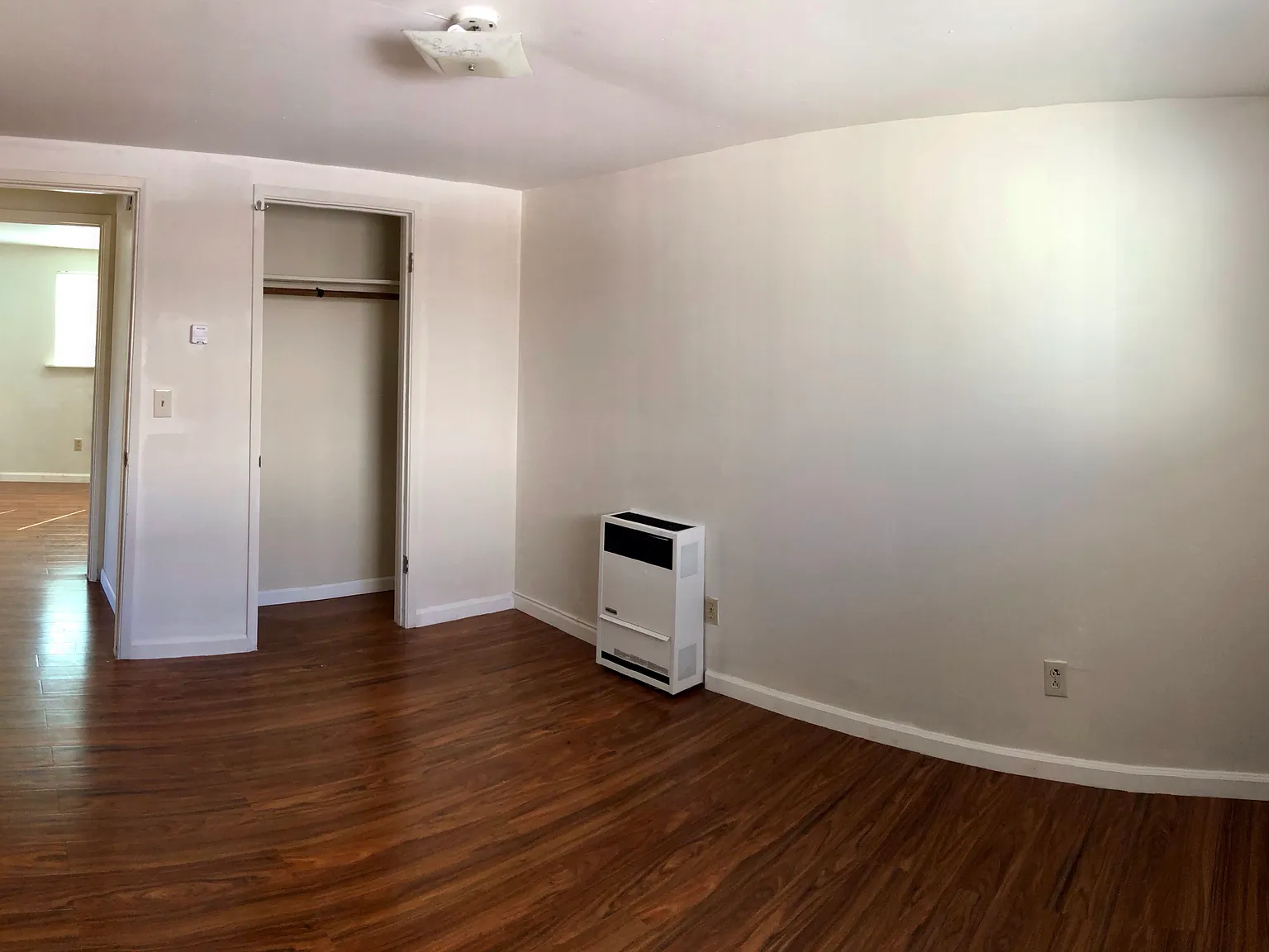 3 bed, 1.5 bath, 725 sqft, $2,500 — Photo 3
