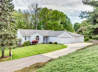 828 5th St NE, North Canton, OH 44720