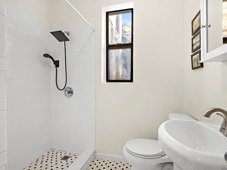 275 Harrison Ave #B4 — Photo 9