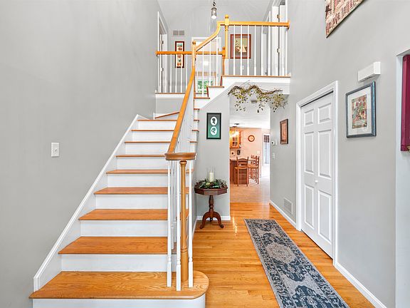 3rd image of 25 Melba Drive