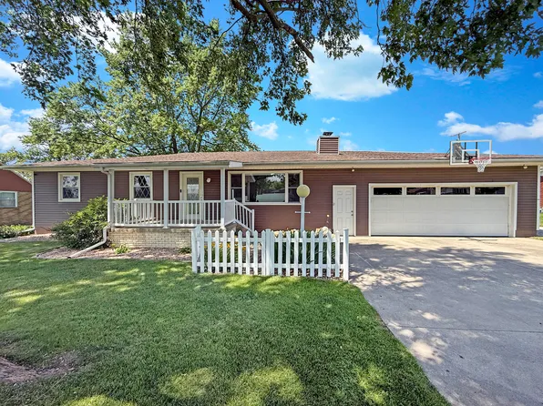 214 S New St, Gifford, IL 61847