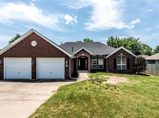3111 Amberwood St, Springdale, AR 72762