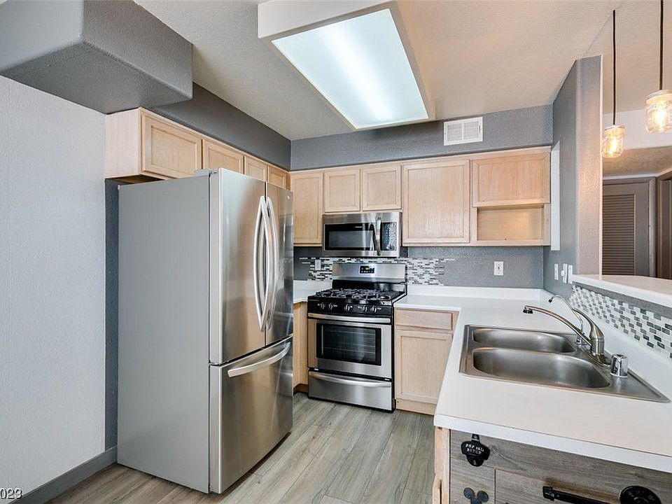 1st image of 3168 Tarpon Dr Unit 103