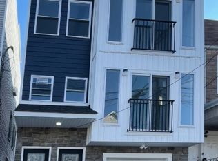 372 Peshine Ave, Newark, NJ 07112