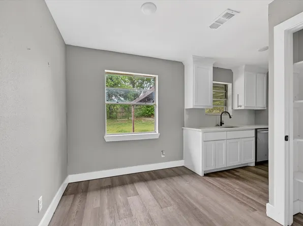 1275 McKinney Cir, Van Alstyne, TX 75495