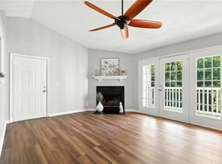 7125 W Friendly Ave APT G, Greensboro, NC 27410