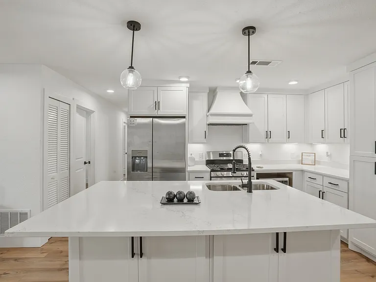1710 E Tucker Blvd — Photo 9