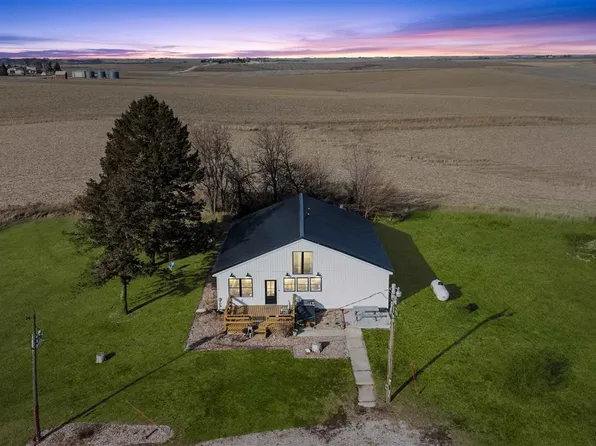 5580 11th Ave, Dysart, IA 52224