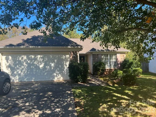5137 Burnaby Ct, Charlotte, NC 28269