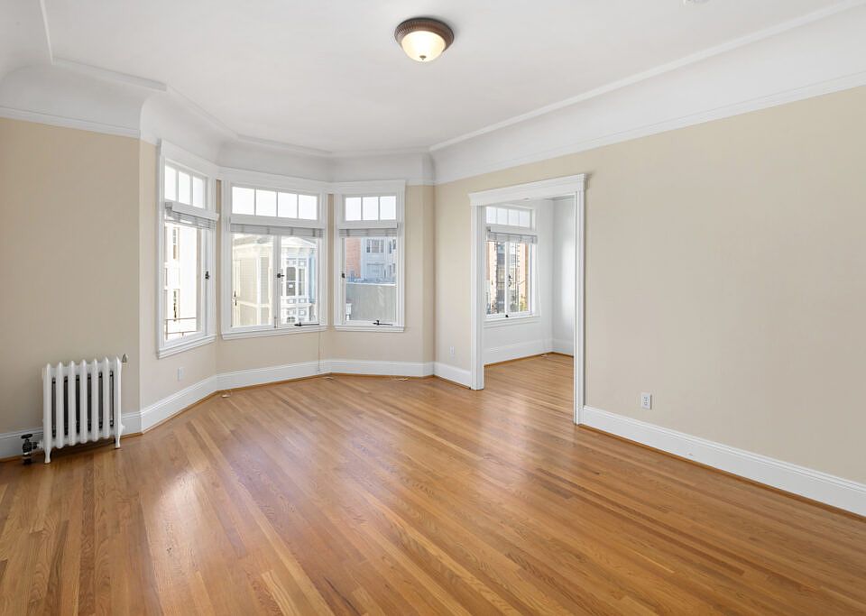 1st image of 2395 Pacific Ave #304