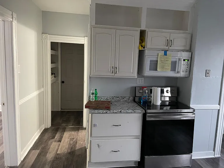 12 Scrimgeour Rd #1 — Photo 5