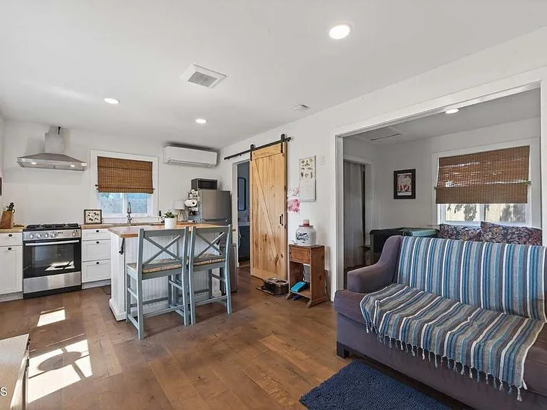 310 N Fulton St — Photo 2