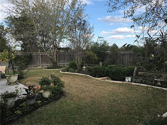 5th image of 212 Meadowside Dr