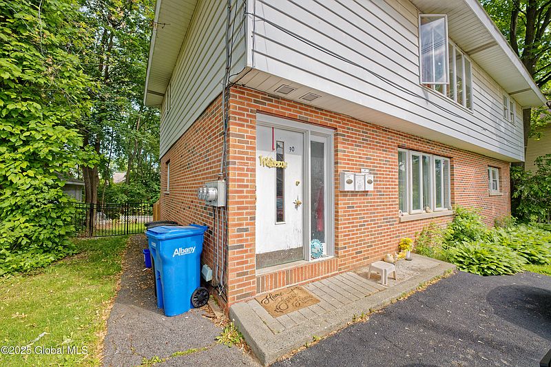 5th image of 90 Winnie Street