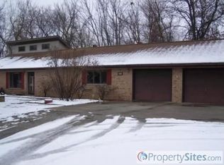 251 W Kinkead Rd, Hillsboro, IL 62049