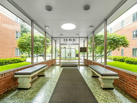 3rd image of 5060 N Marine Dr APT C5