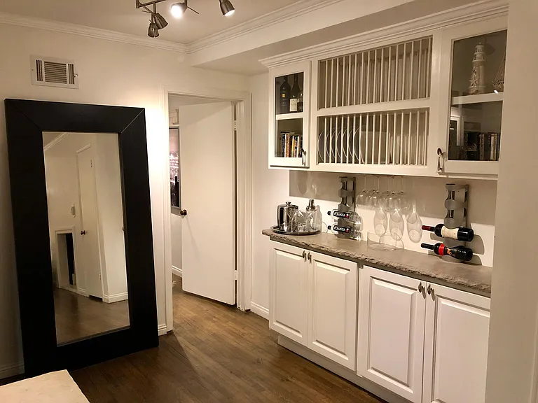 1174 E Ocean Blvd — Photo 11