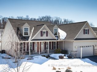 66 Apple Blossom Ln, Womelsdorf, PA 19567