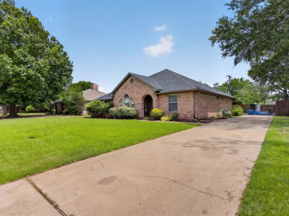10520 Woodland Dr, Greenville, TX 75402