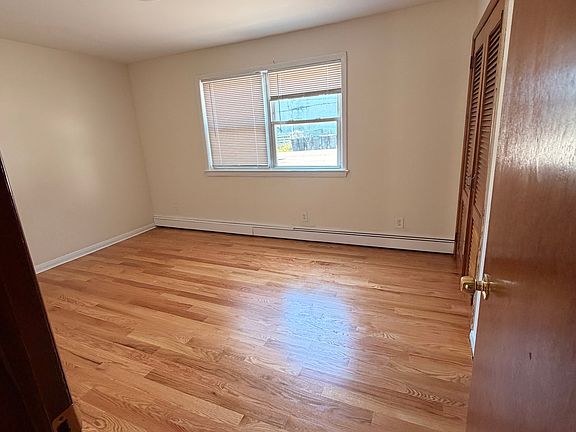 5th image of 516-520 E 39th St #1