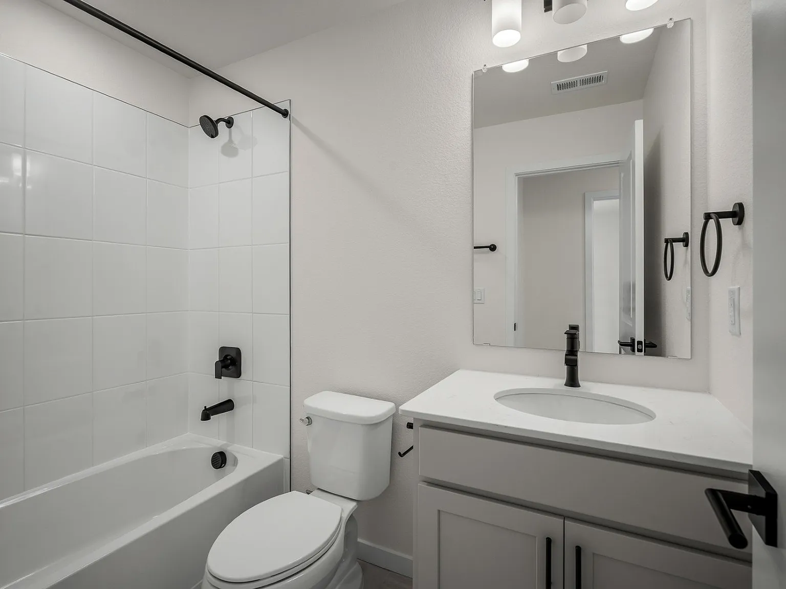 3 bed, 1649 sqft, $2,750 — Photo 4
