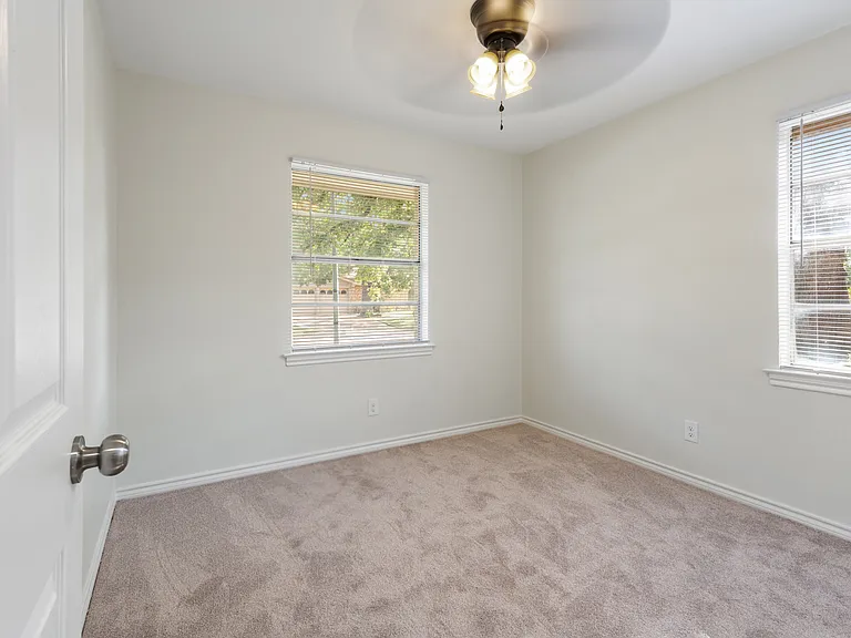 3418 Woodthrush Ln — Photo 8