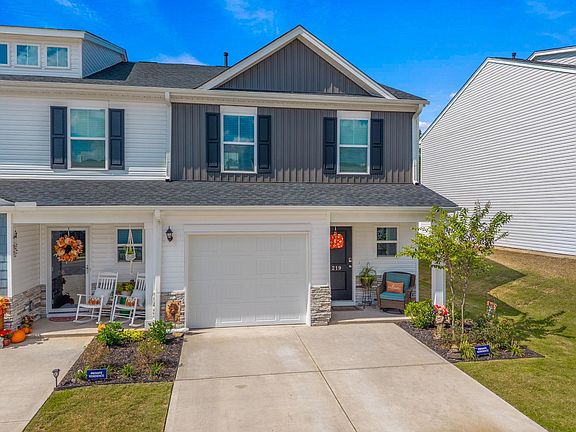 3rd image of 219 Stonyway Ln