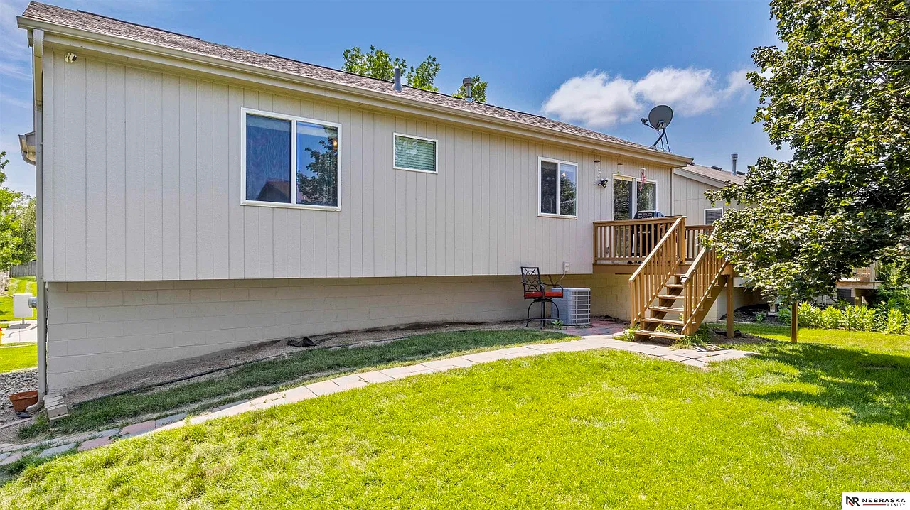 3 bed, 1443 sqft, $2,200 — Photo 3