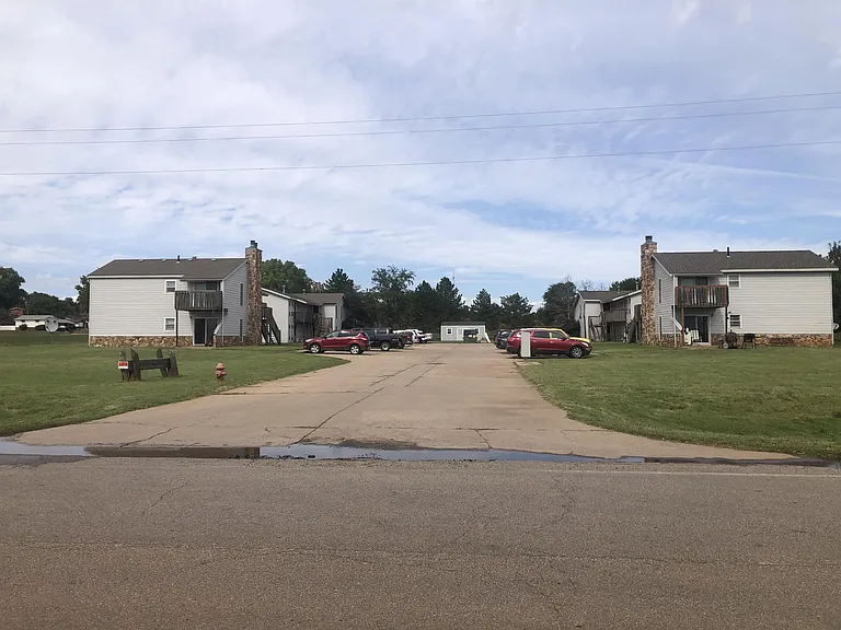 500 Curry Ln #401 — Photo 1