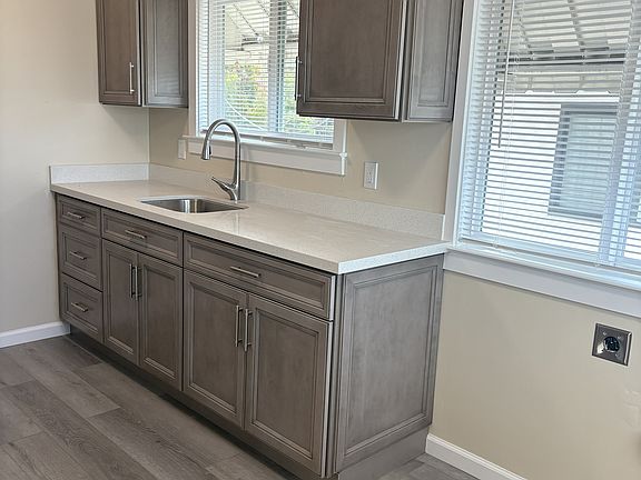 4th image of 2431 8th St #4
