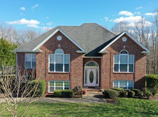 1377 Grassland Dr, Ashland City, TN 37015