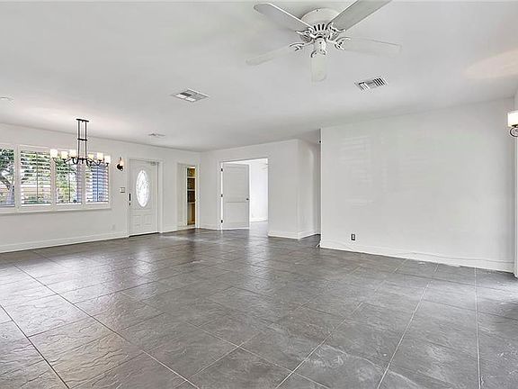 5th image of 2611 NE 20th Avenue