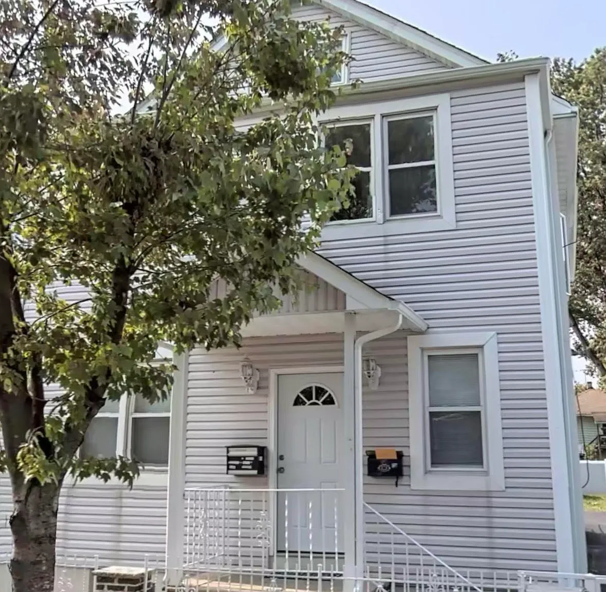322 Ohio St — Photo 1