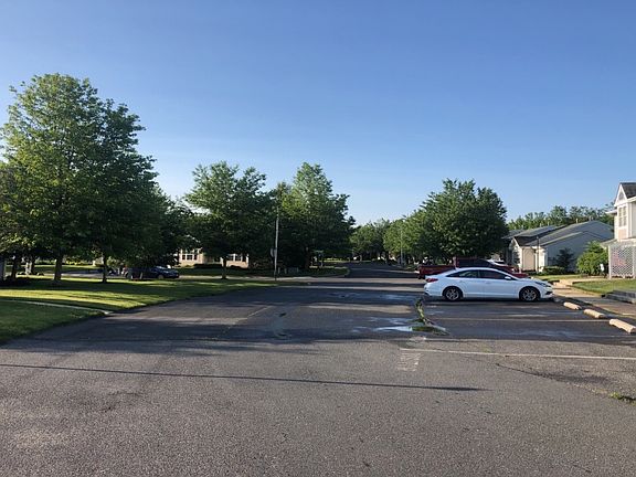 4th image of 630 E Chancery Ln