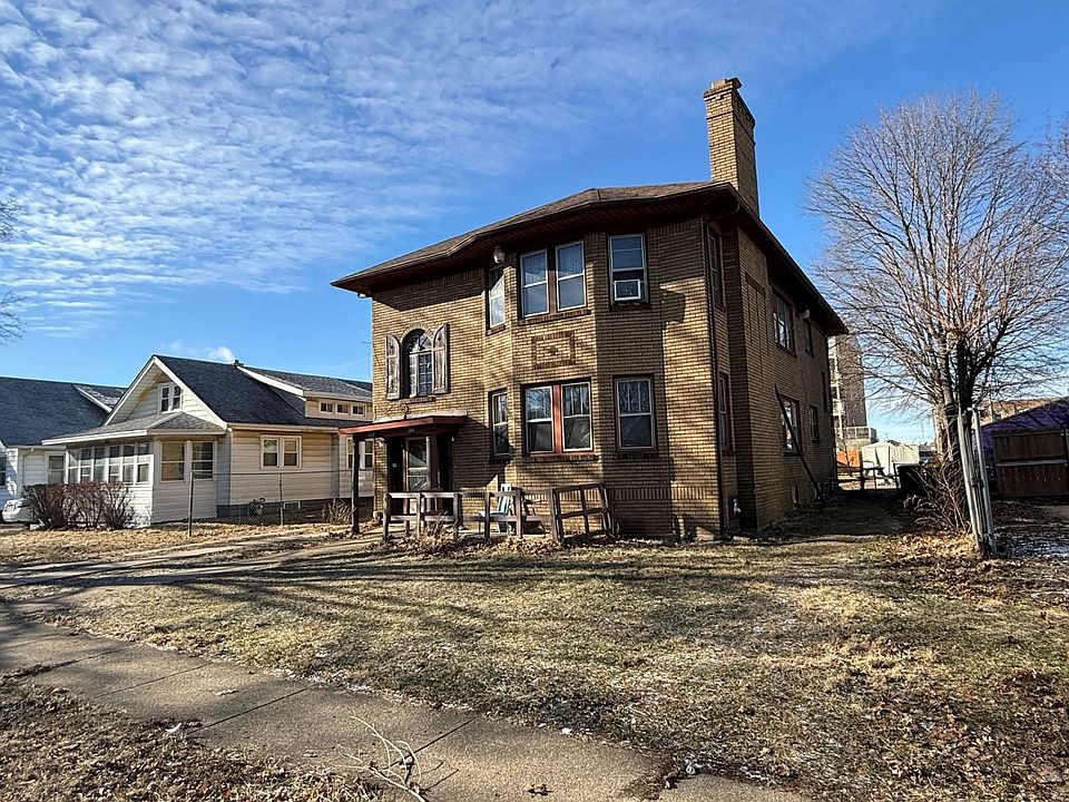 2nd image of 2111-2113 S 4th St
